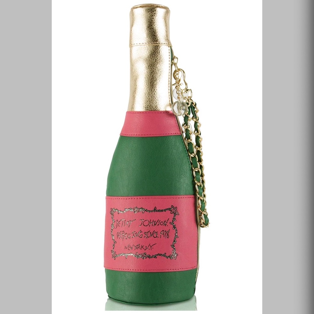 NEW 💥Betsey Johnson Champagne Wristlet